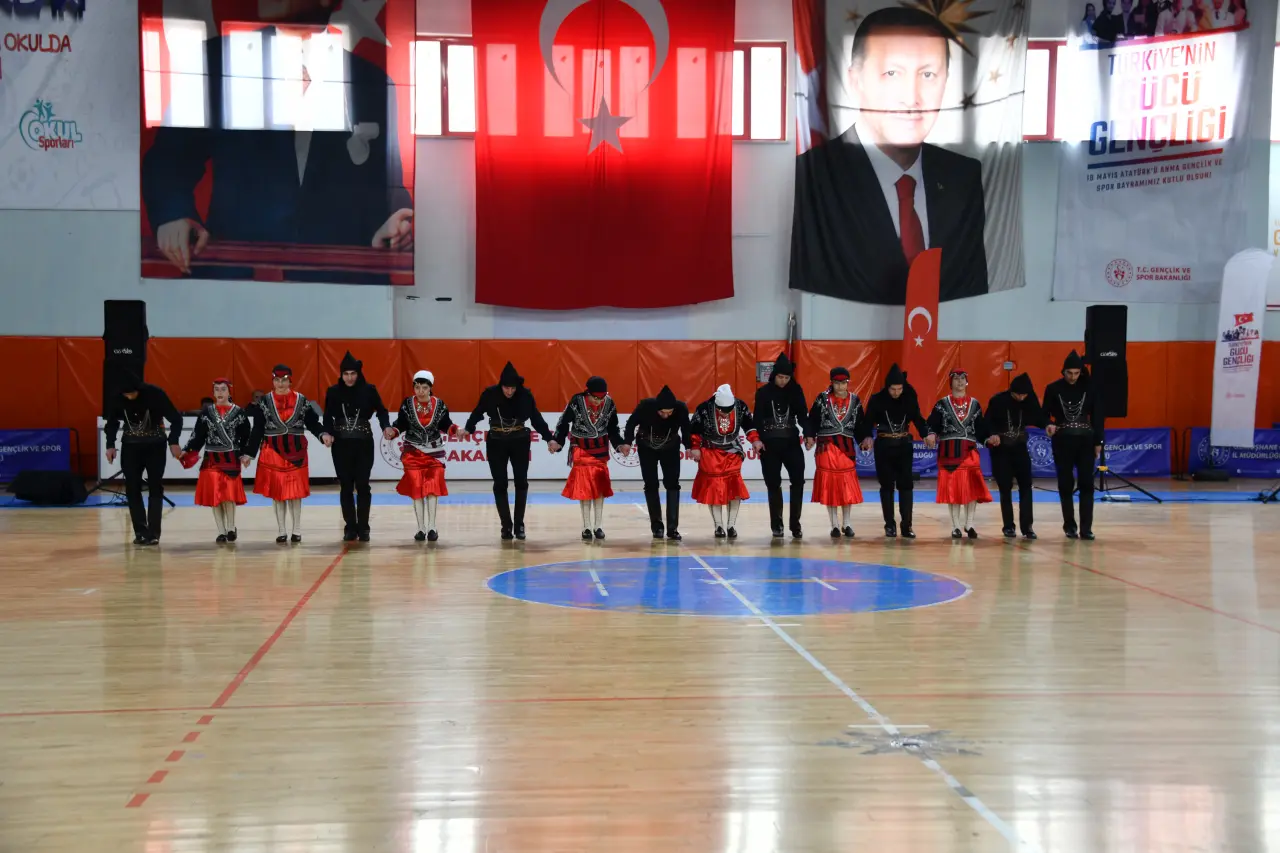 Gümüşhane’de 19 Mayıs Coşkusu: 107 Yıllık Gurur Aydın Doğan Spor Salonu’nda Yaşandı 64