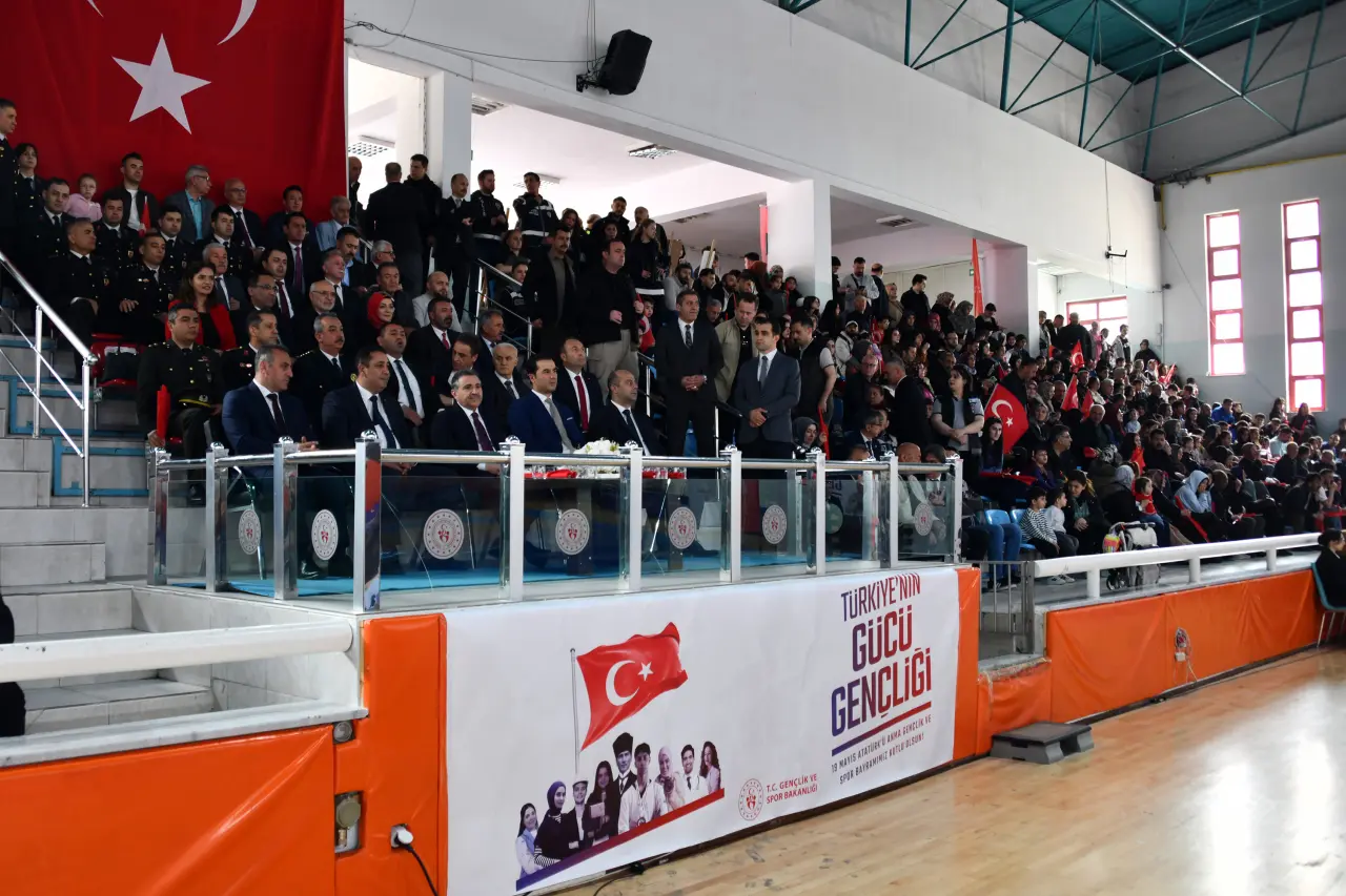 Gümüşhane’de 19 Mayıs Coşkusu: 107 Yıllık Gurur Aydın Doğan Spor Salonu’nda Yaşandı 22