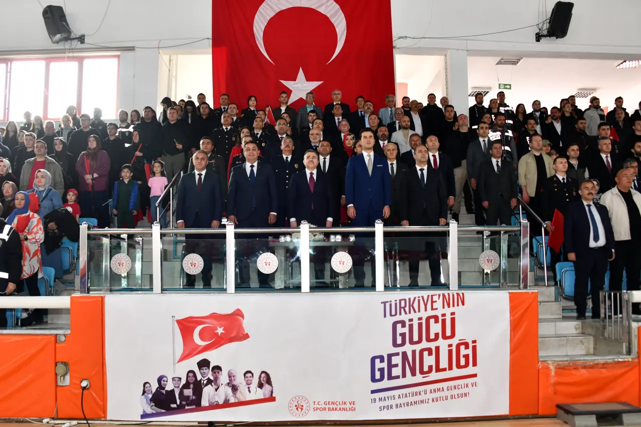 Gümüşhane’de 19 Mayıs Coşkusu: 107 Yıllık Gurur Aydın Doğan Spor Salonu’nda Yaşandı 24