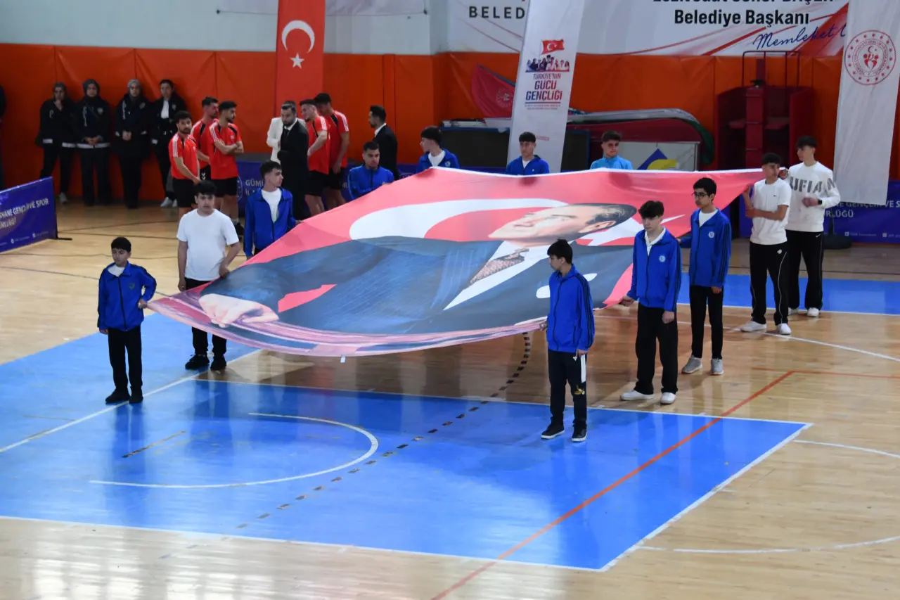 Gümüşhane’de 19 Mayıs Coşkusu: 107 Yıllık Gurur Aydın Doğan Spor Salonu’nda Yaşandı 57