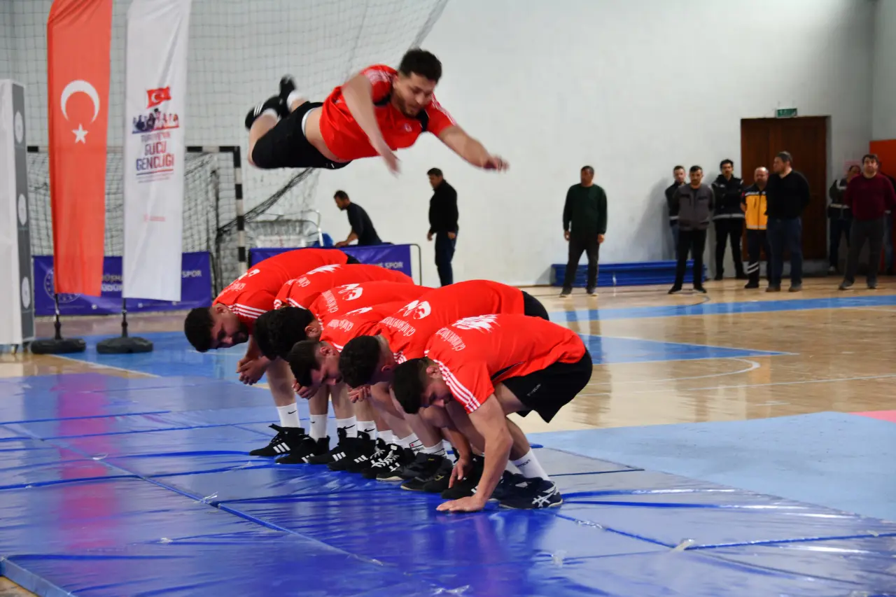 Gümüşhane’de 19 Mayıs Coşkusu: 107 Yıllık Gurur Aydın Doğan Spor Salonu’nda Yaşandı 11