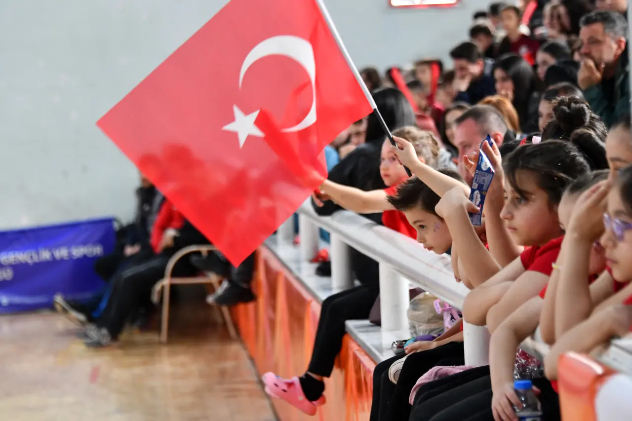 Gümüşhane’de 19 Mayıs Coşkusu: 107 Yıllık Gurur Aydın Doğan Spor Salonu’nda Yaşandı 4