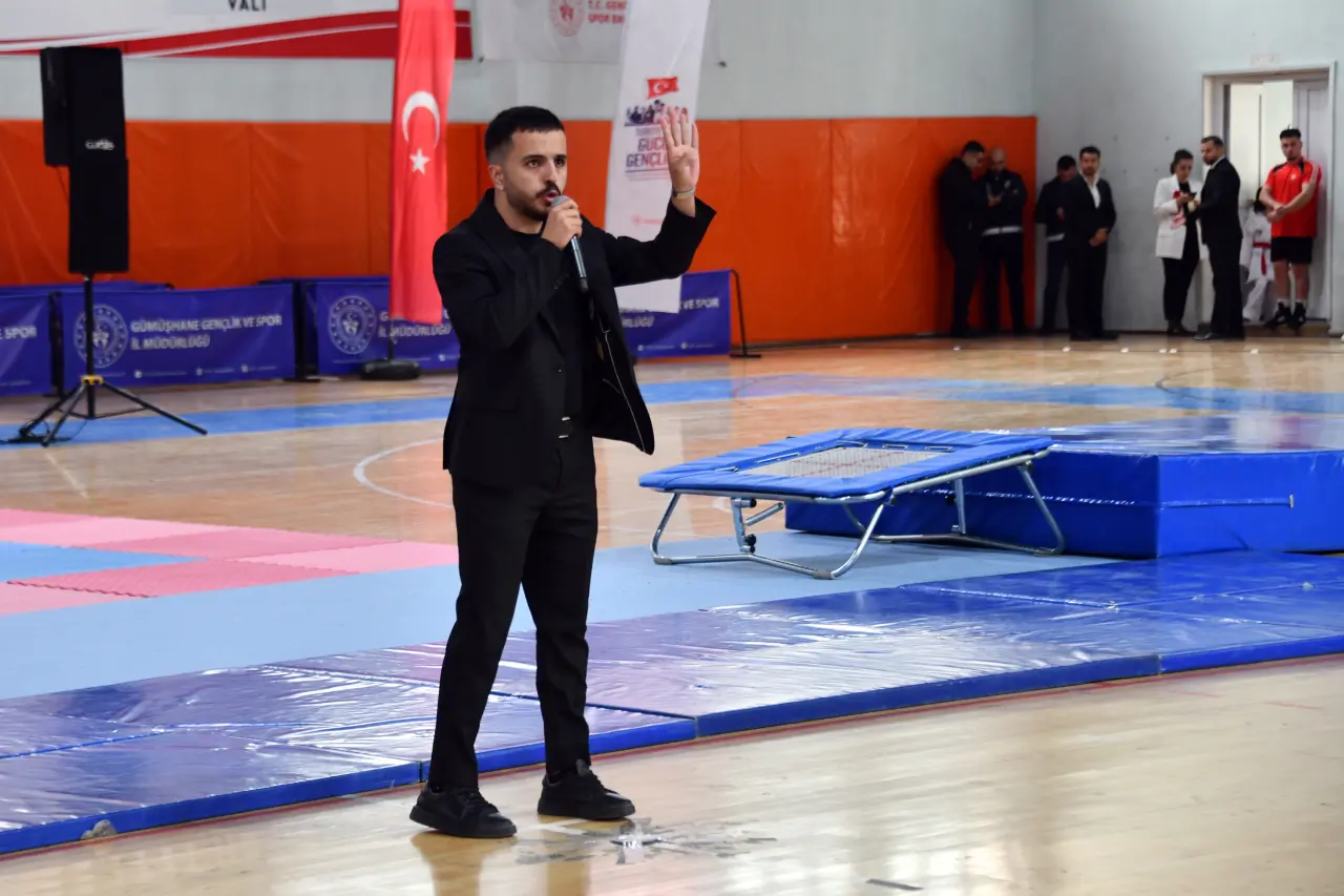 Gümüşhane’de 19 Mayıs Coşkusu: 107 Yıllık Gurur Aydın Doğan Spor Salonu’nda Yaşandı 33