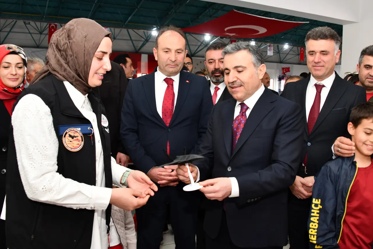 Gümüşhane’de 19 Mayıs Coşkusu: 107 Yıllık Gurur Aydın Doğan Spor Salonu’nda Yaşandı 80
