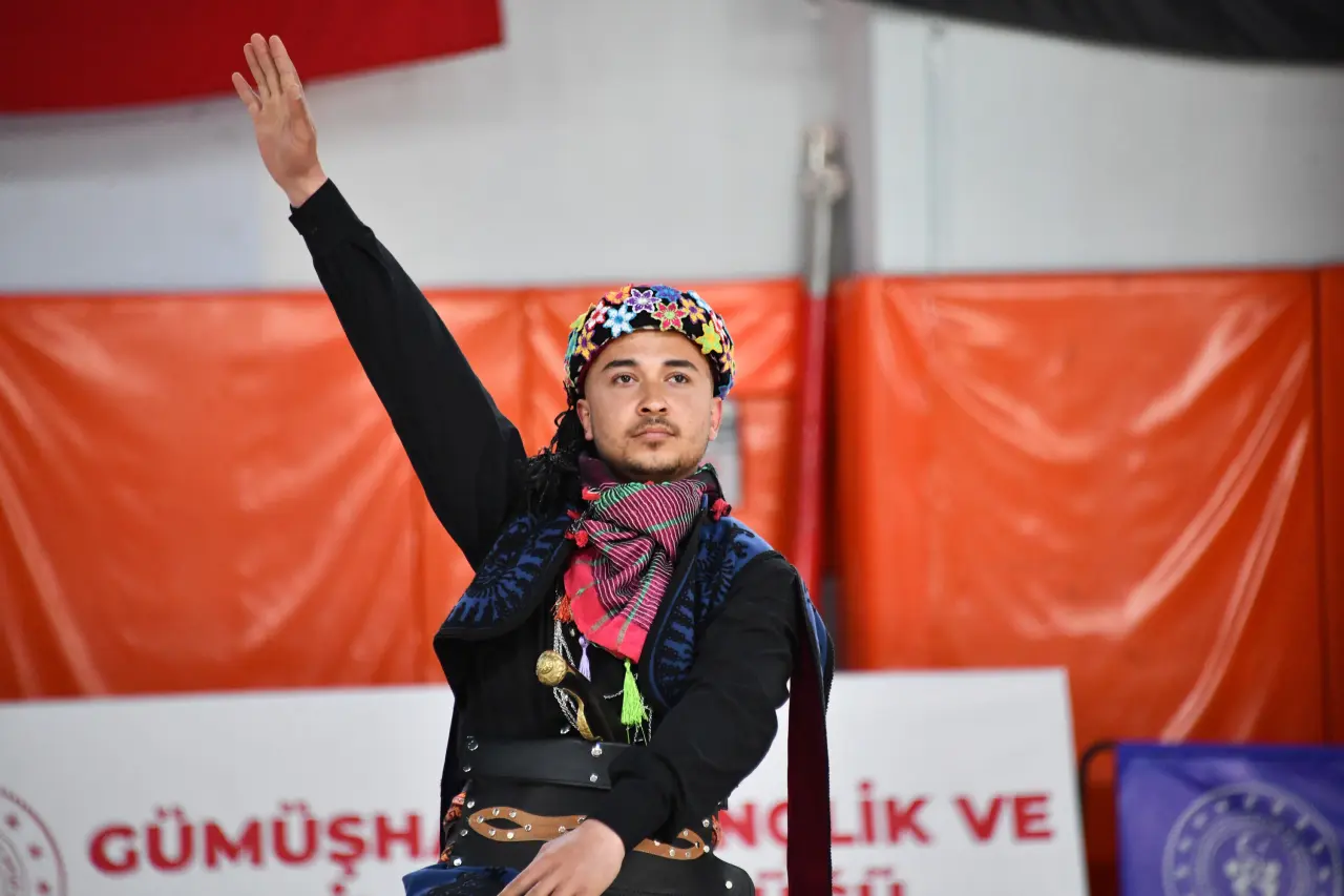 Gümüşhane’de 19 Mayıs Coşkusu: 107 Yıllık Gurur Aydın Doğan Spor Salonu’nda Yaşandı 70