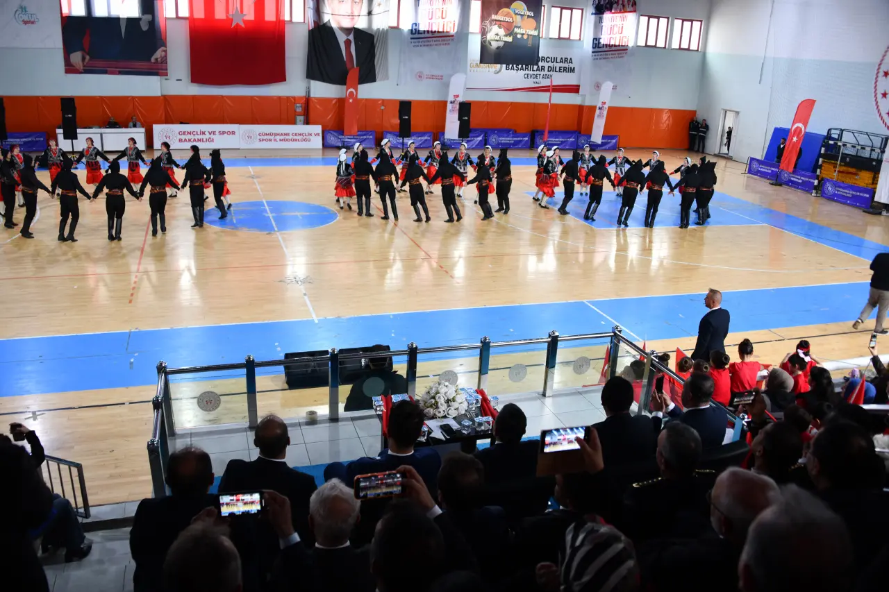 Gümüşhane’de 19 Mayıs Coşkusu: 107 Yıllık Gurur Aydın Doğan Spor Salonu’nda Yaşandı 72