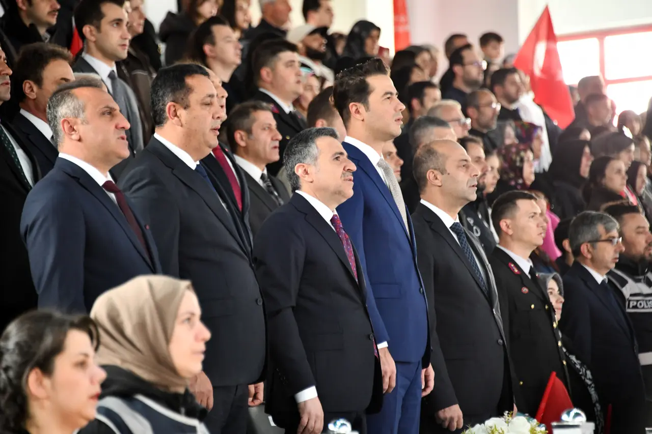 Gümüşhane’de 19 Mayıs Coşkusu: 107 Yıllık Gurur Aydın Doğan Spor Salonu’nda Yaşandı 25