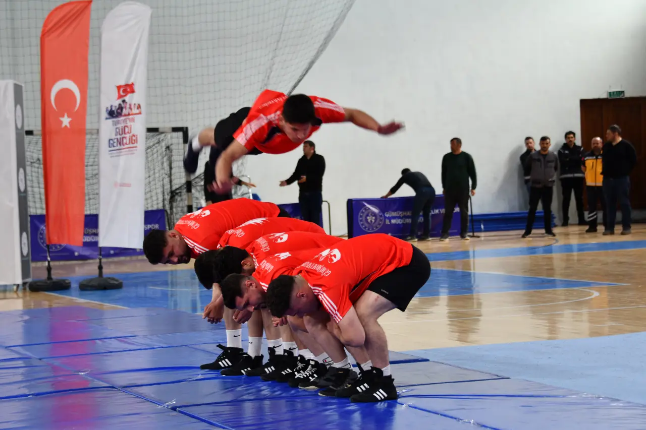 Gümüşhane’de 19 Mayıs Coşkusu: 107 Yıllık Gurur Aydın Doğan Spor Salonu’nda Yaşandı 52