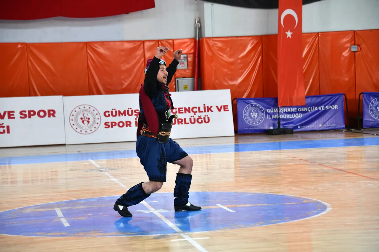 Gümüşhane’de 19 Mayıs Coşkusu: 107 Yıllık Gurur Aydın Doğan Spor Salonu’nda Yaşandı 18
