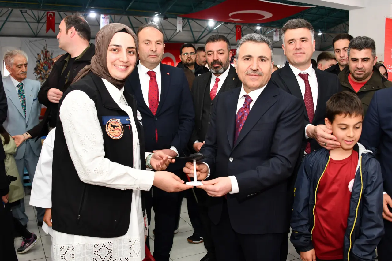 Gümüşhane’de 19 Mayıs Coşkusu: 107 Yıllık Gurur Aydın Doğan Spor Salonu’nda Yaşandı 81