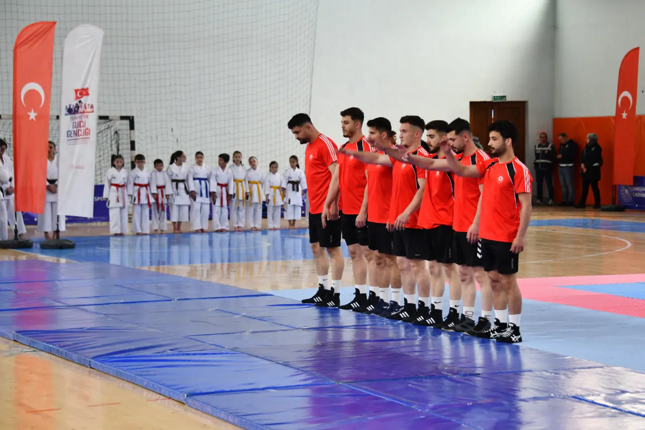 Gümüşhane’de 19 Mayıs Coşkusu: 107 Yıllık Gurur Aydın Doğan Spor Salonu’nda Yaşandı 48