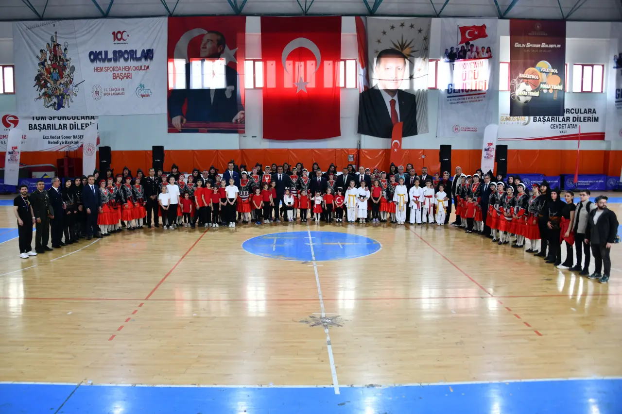 Gümüşhane’de 19 Mayıs Coşkusu: 107 Yıllık Gurur Aydın Doğan Spor Salonu’nda Yaşandı 12