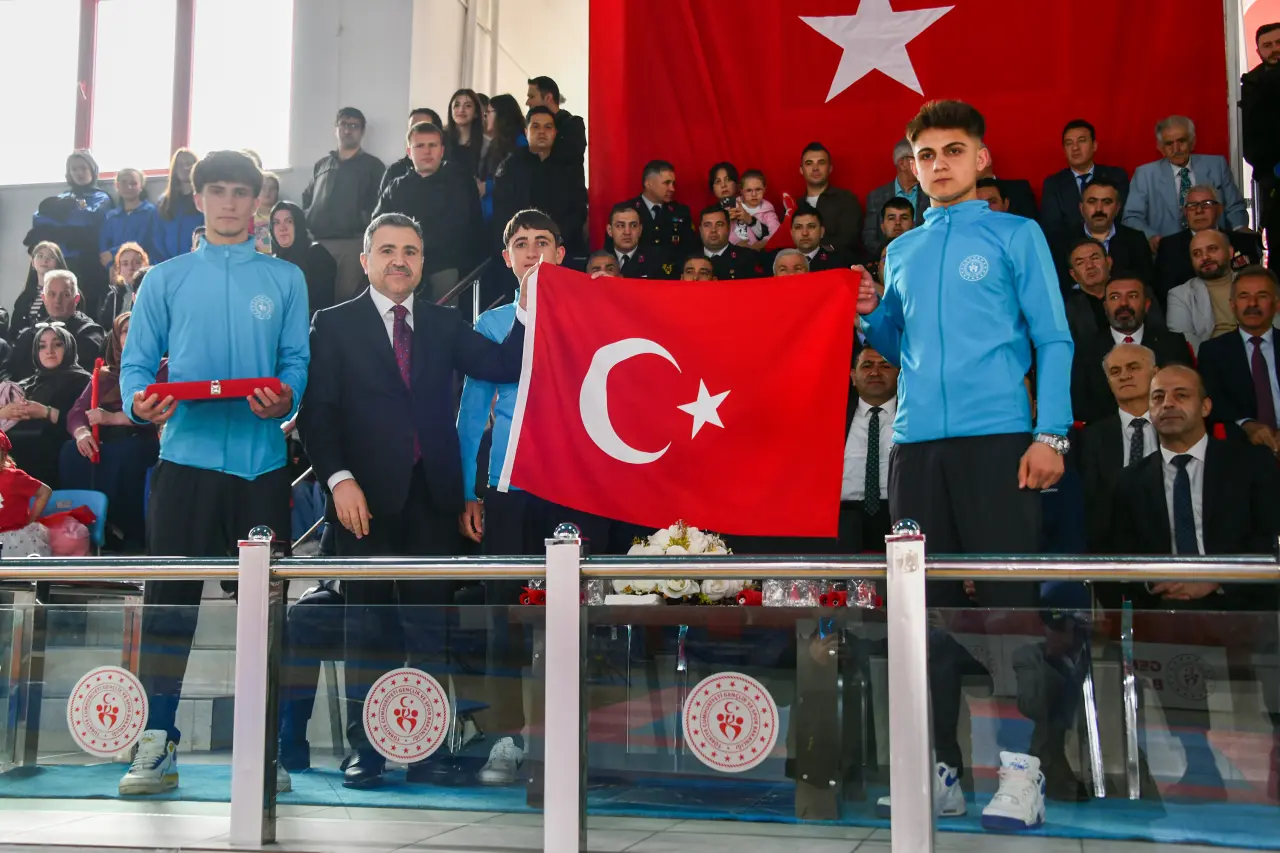 Gümüşhane’de 19 Mayıs Coşkusu: 107 Yıllık Gurur Aydın Doğan Spor Salonu’nda Yaşandı 7
