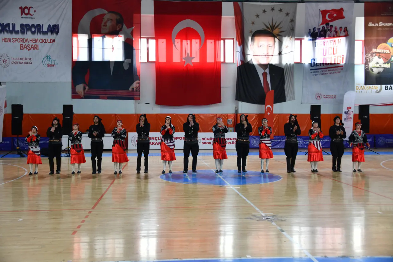 Gümüşhane’de 19 Mayıs Coşkusu: 107 Yıllık Gurur Aydın Doğan Spor Salonu’nda Yaşandı 67