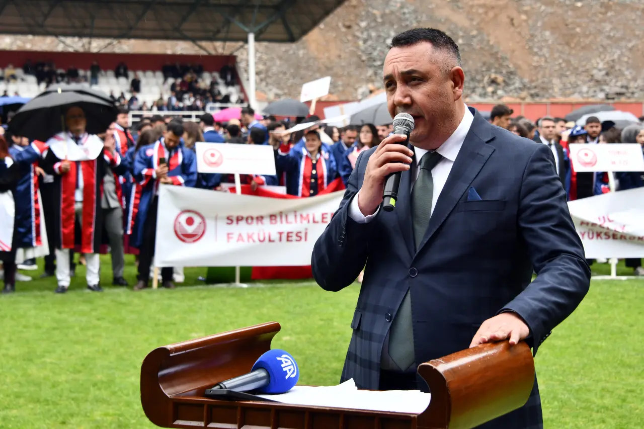 Gümüşhane'de Mezuniyet Coşkusu: Stadyum Tıklım Tıklım Doldu 71