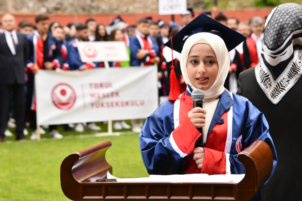 Gümüşhane'de Mezuniyet Coşkusu: Stadyum Tıklım Tıklım Doldu 66