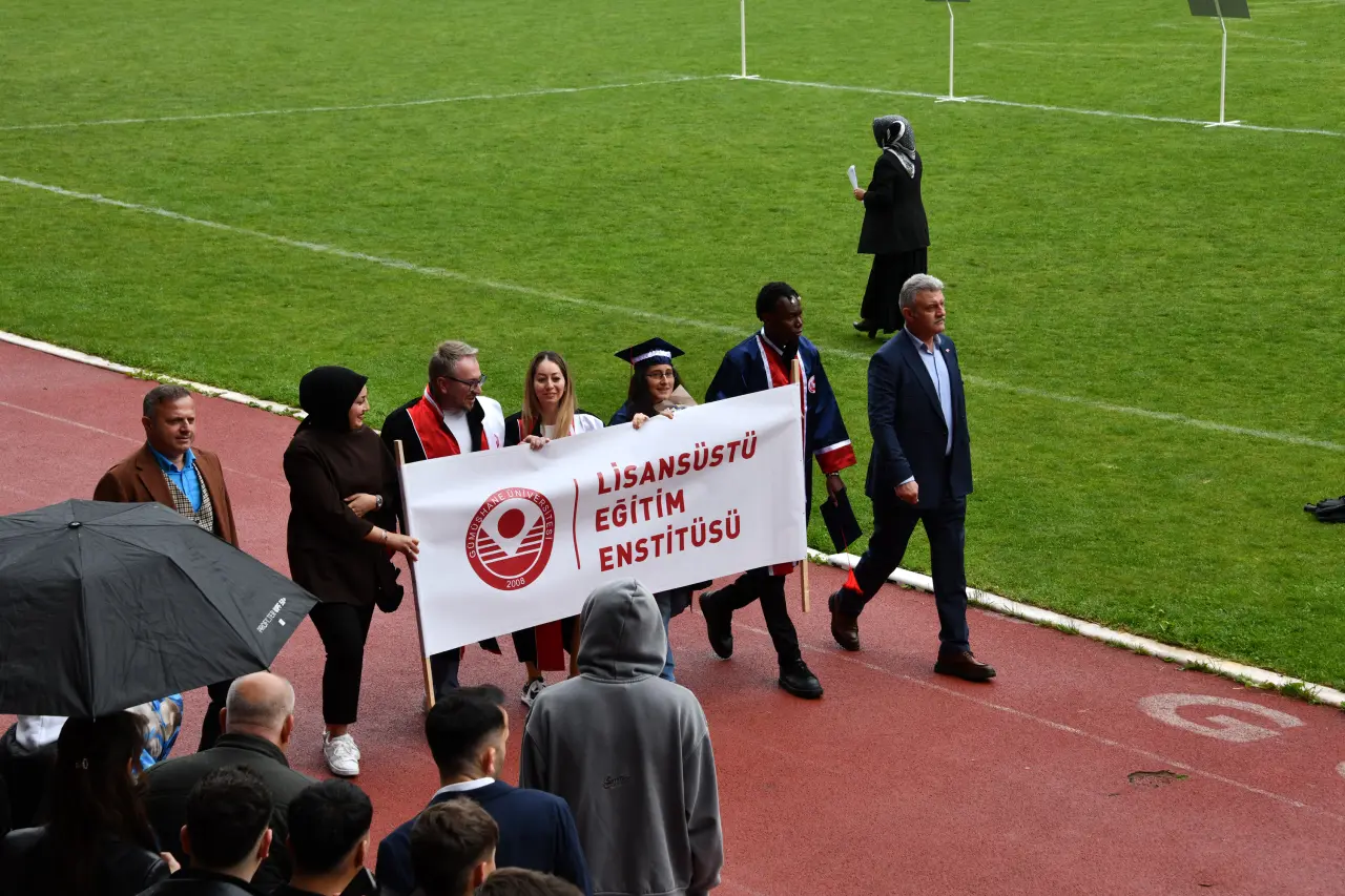 Gümüşhane'de Mezuniyet Coşkusu: Stadyum Tıklım Tıklım Doldu 36