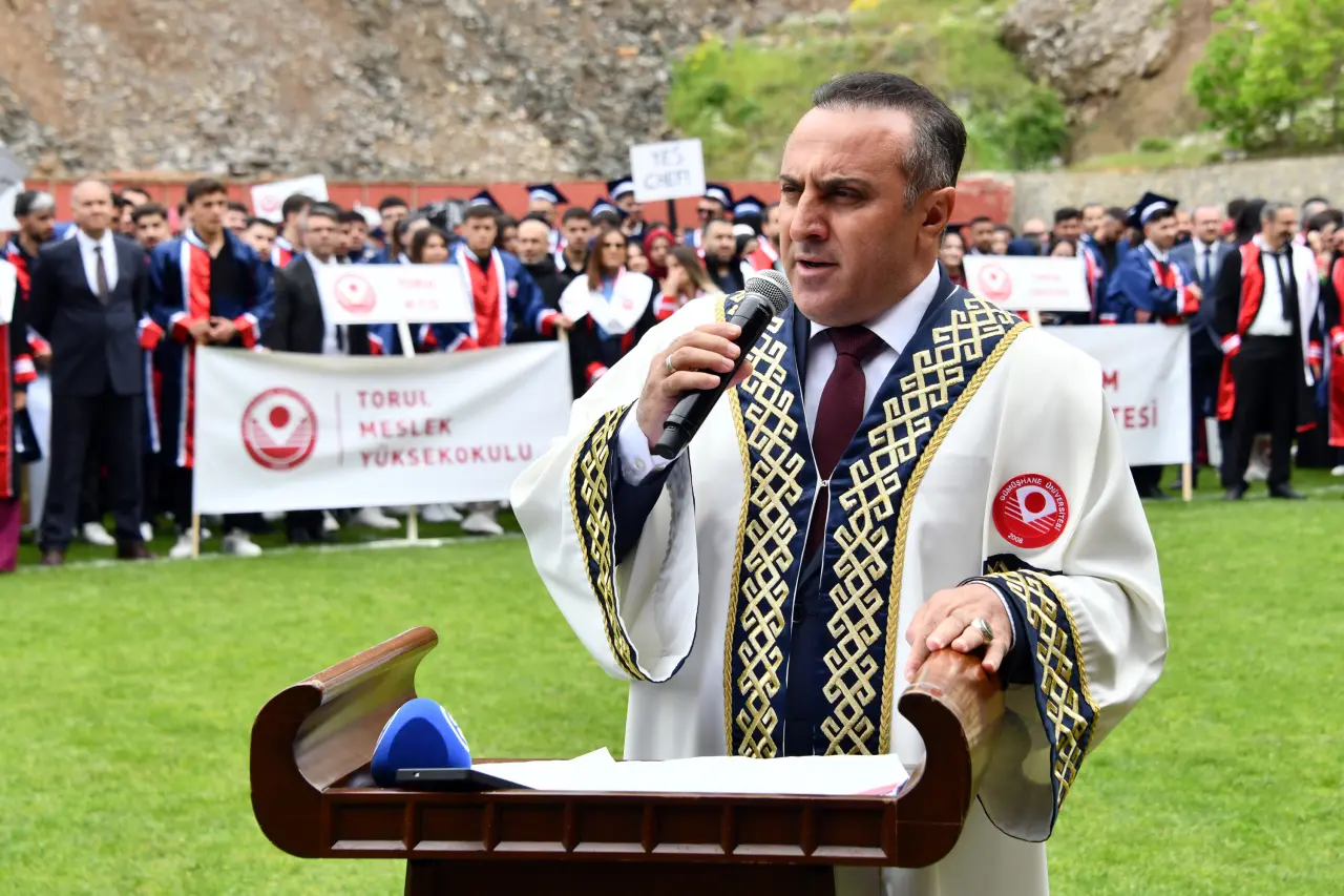 Gümüşhane'de Mezuniyet Coşkusu: Stadyum Tıklım Tıklım Doldu 68