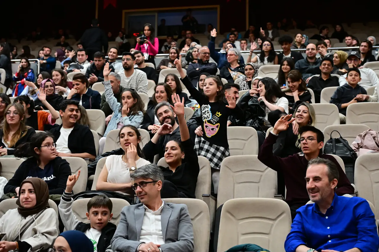 Dünyaca ünlü piyanist Dr. Belinda Chen Gümüşhane’yi büyüledi 21