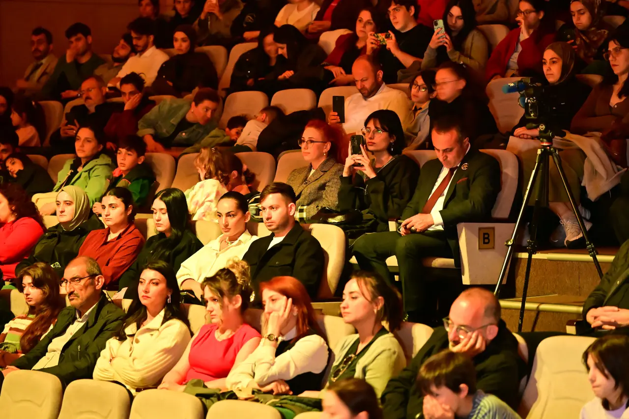 Dünyaca ünlü piyanist Dr. Belinda Chen Gümüşhane’yi büyüledi 10