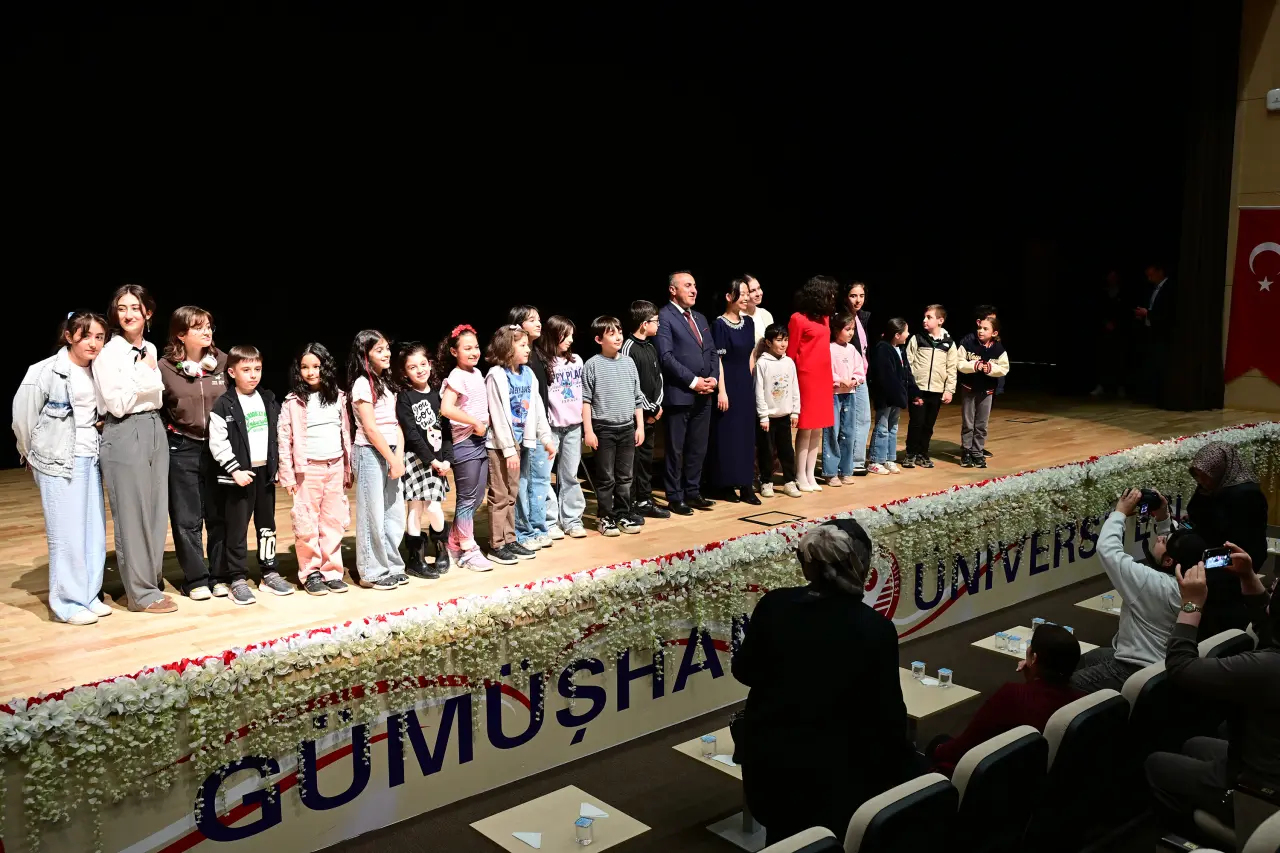 Dünyaca ünlü piyanist Dr. Belinda Chen Gümüşhane’yi büyüledi 23