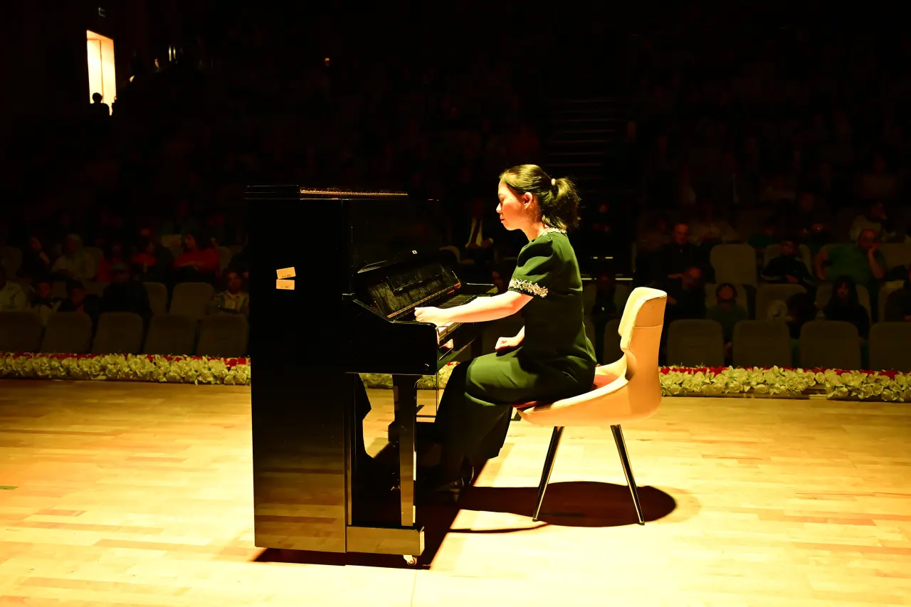 Dünyaca ünlü piyanist Dr. Belinda Chen Gümüşhane’yi büyüledi 5