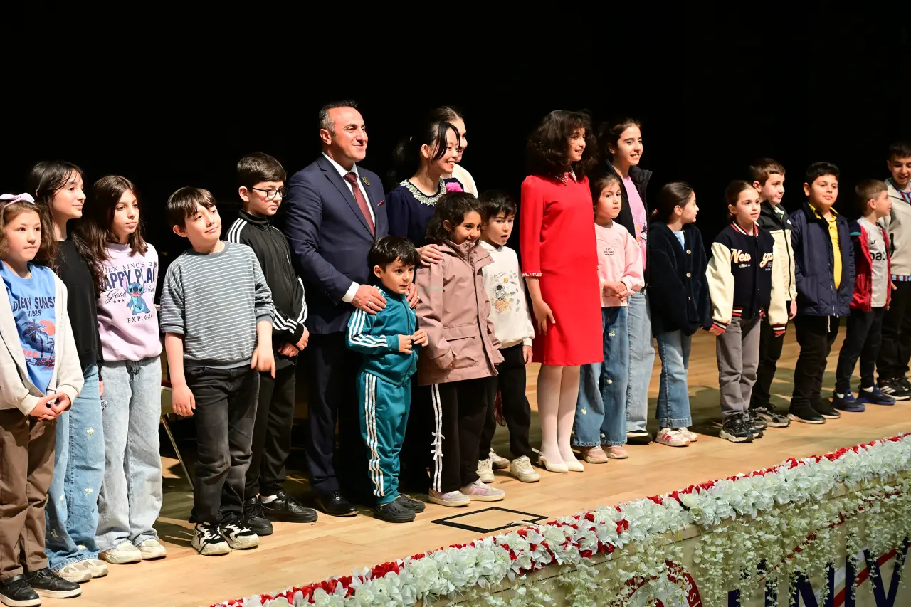 Dünyaca ünlü piyanist Dr. Belinda Chen Gümüşhane’yi büyüledi 25