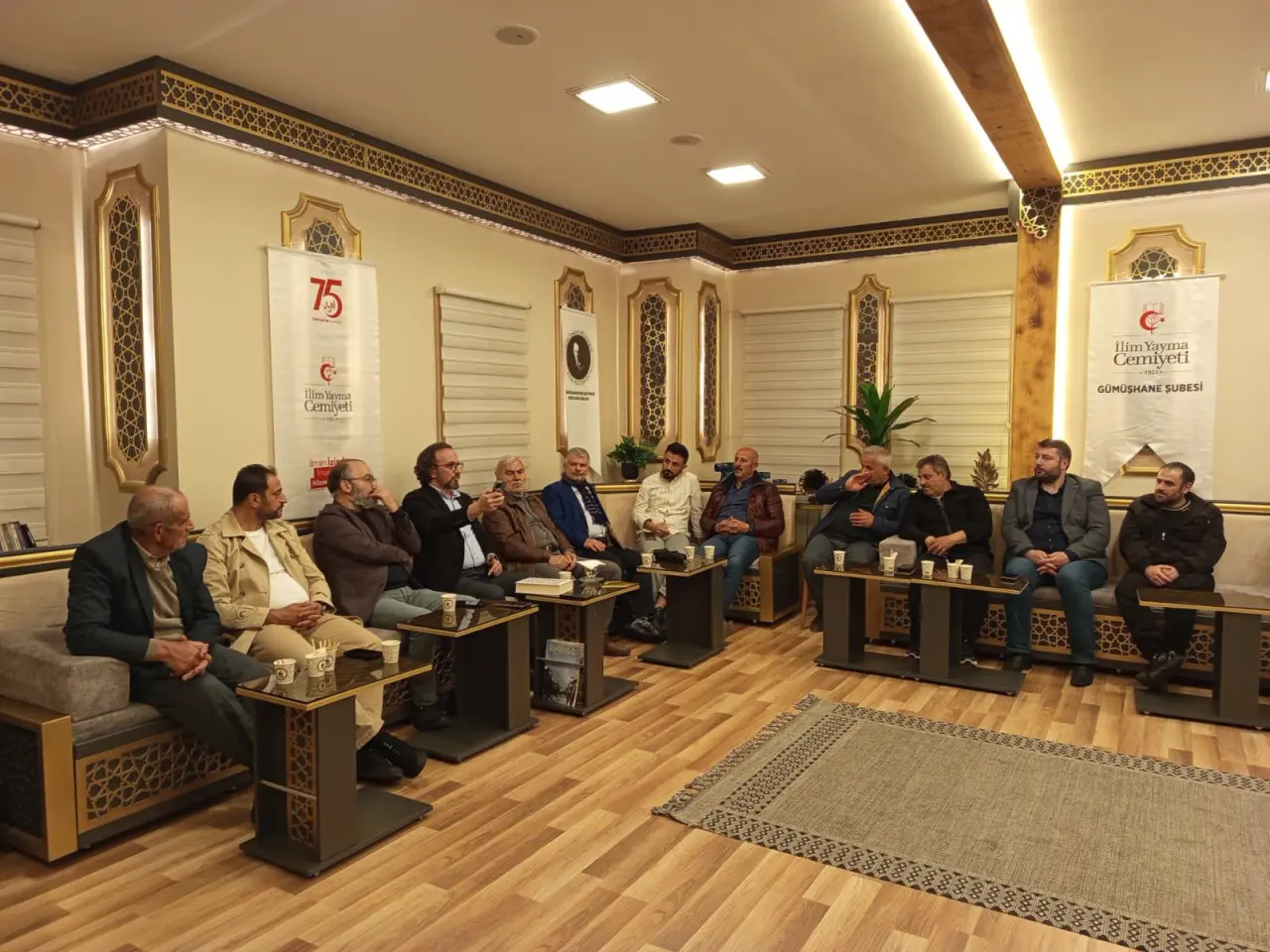 "Evde Konuşuyorsunuz Telefonunuza Reklamı Geliyor!" Prof. Dr. Emre Aslan'dan Çarpıcı Yapay Zeka Uyarısı 3