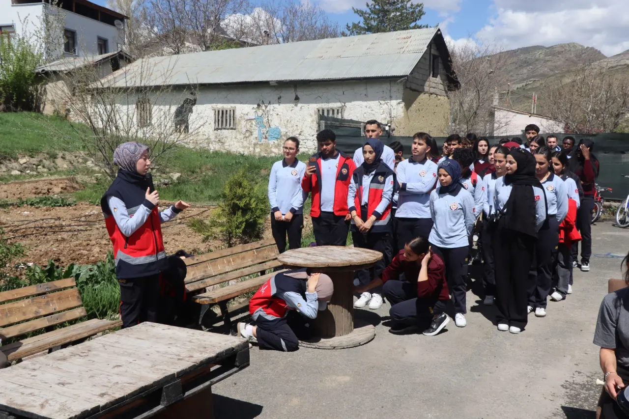 Gülen Yüzler Bakımevi’nde Afet Bilinci ve Toplumsal Duyarlılık Buluşması Gerçekleştirildi 3
