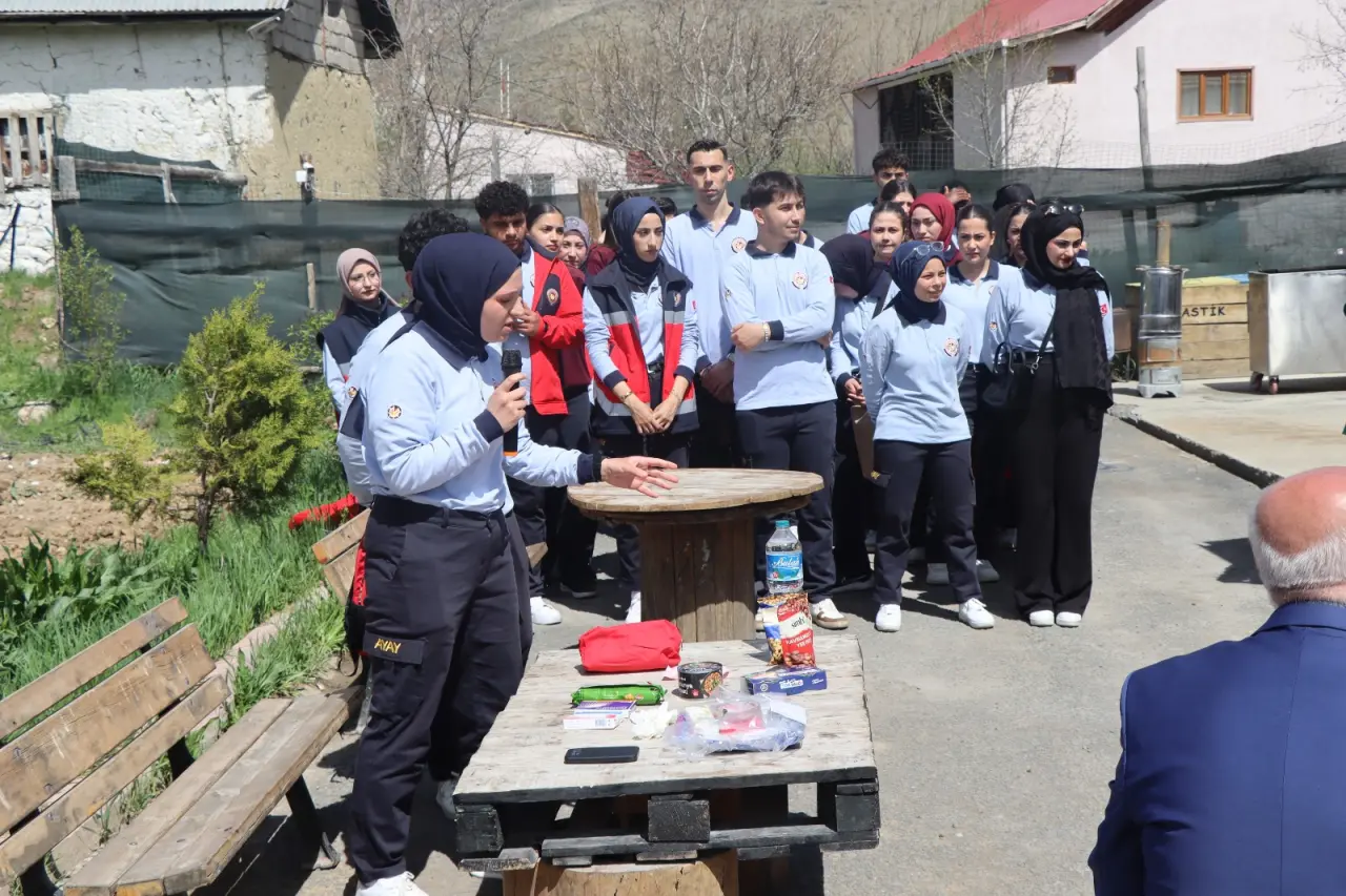 Gülen Yüzler Bakımevi’nde Afet Bilinci ve Toplumsal Duyarlılık Buluşması Gerçekleştirildi 9