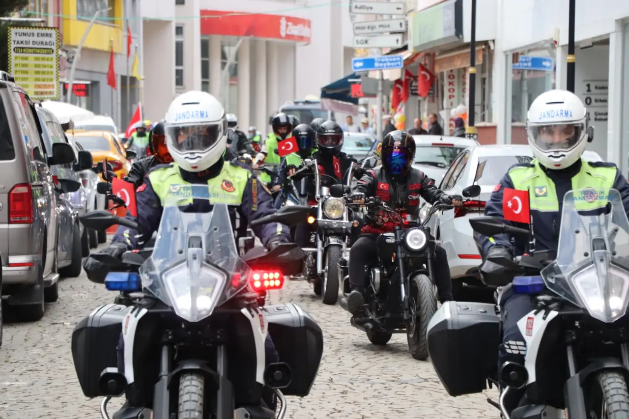 Gümüşhane İl Jandarma Komutanlığı’ndan Motosiklet Sürücülerine Hayat Kurtaran Eğitim 2