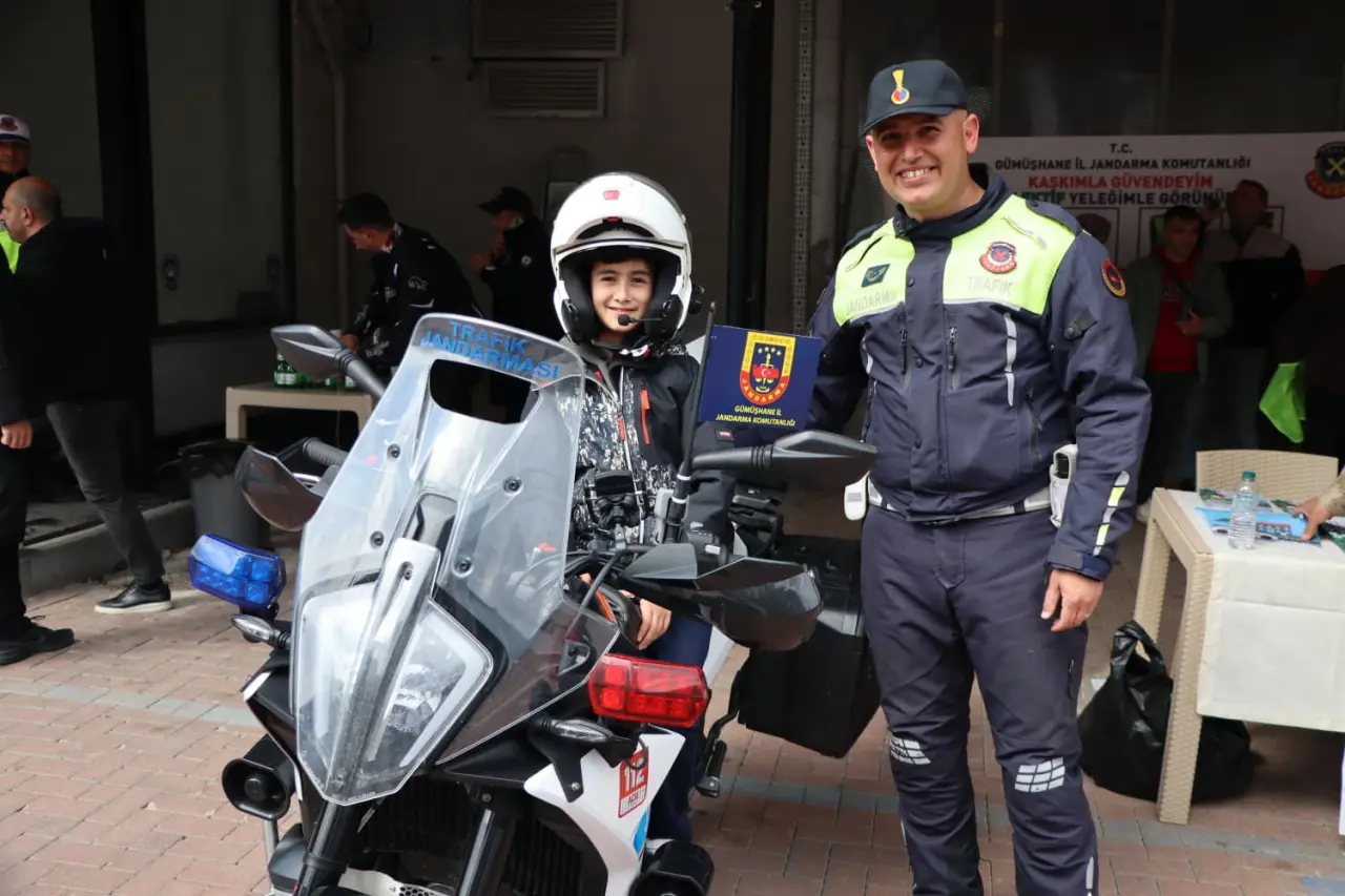Gümüşhane İl Jandarma Komutanlığı’ndan Motosiklet Sürücülerine Hayat Kurtaran Eğitim 13
