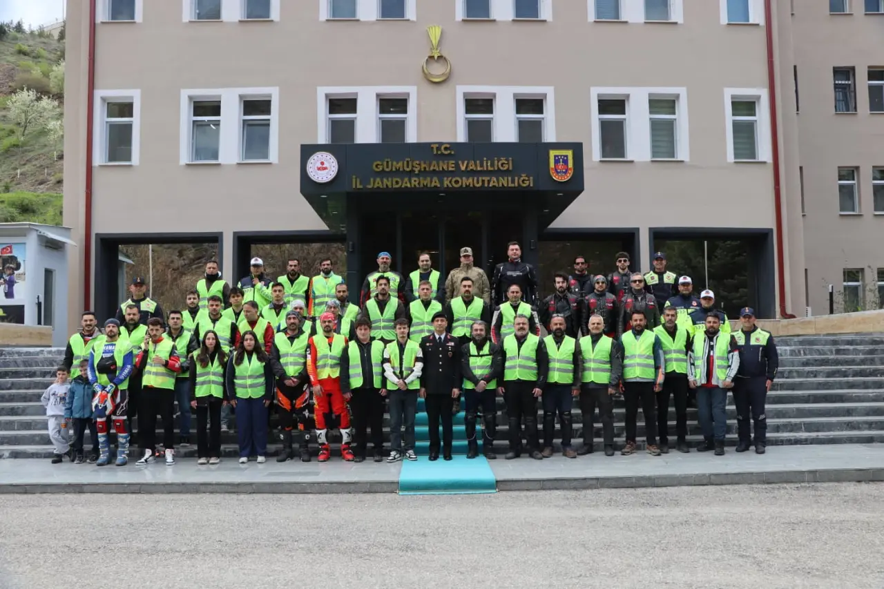 Gümüşhane İl Jandarma Komutanlığı’ndan Motosiklet Sürücülerine Hayat Kurtaran Eğitim 5