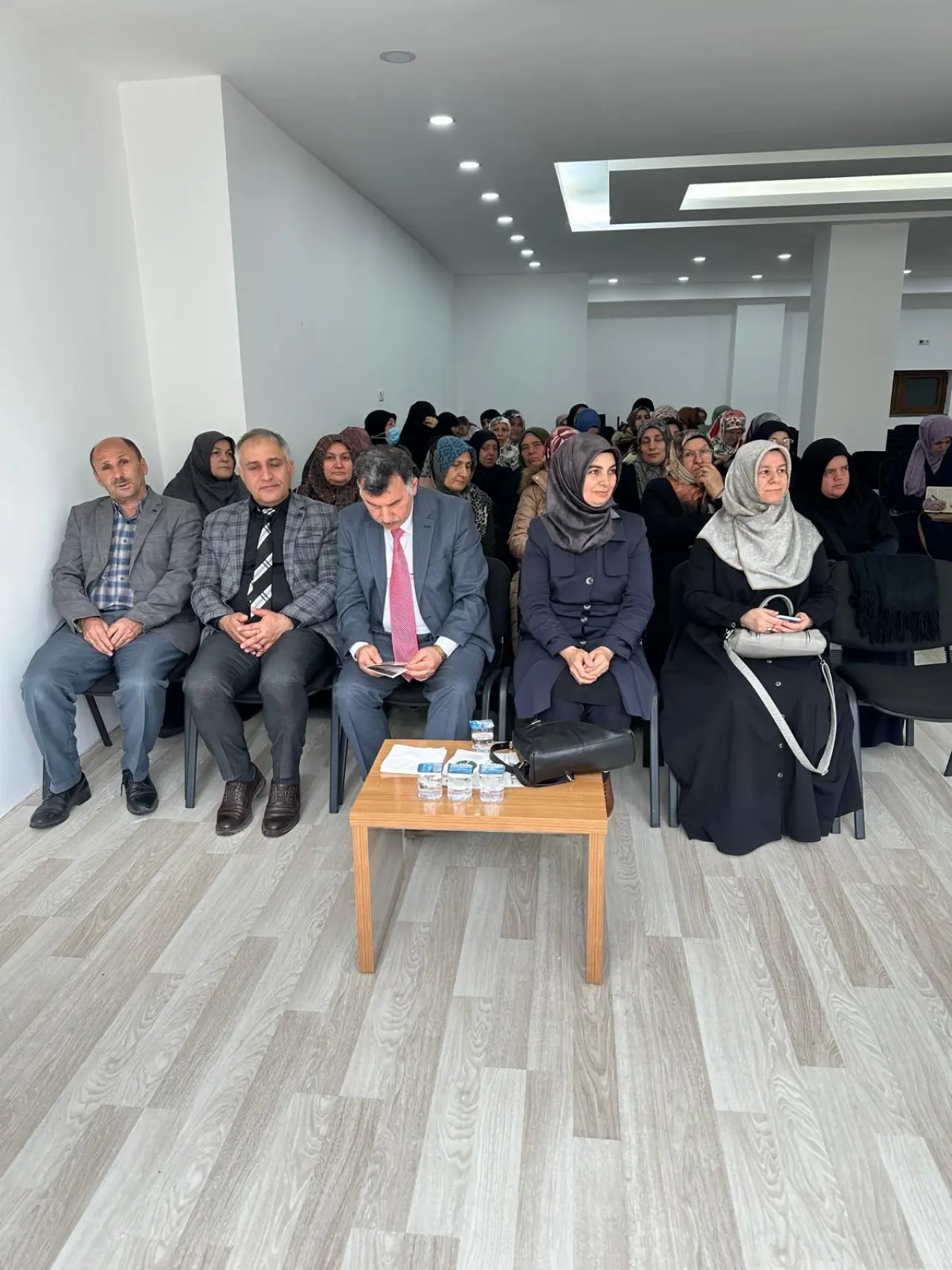 Gümüşhane İl Müftülüğü Kadınlara Yönelik "Dijital Dünyada Aile ve Çocuk" Konferansı Düzenledi 1