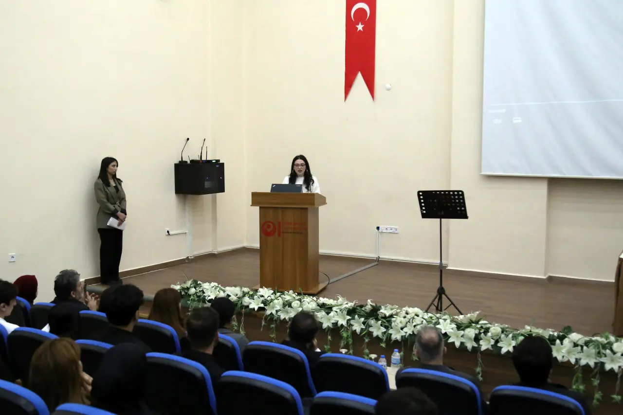 Gümüşhane Üniversitesi’nde ‘Düşünceden Şiire Yolculuk’ Programı Düzenlendi 6