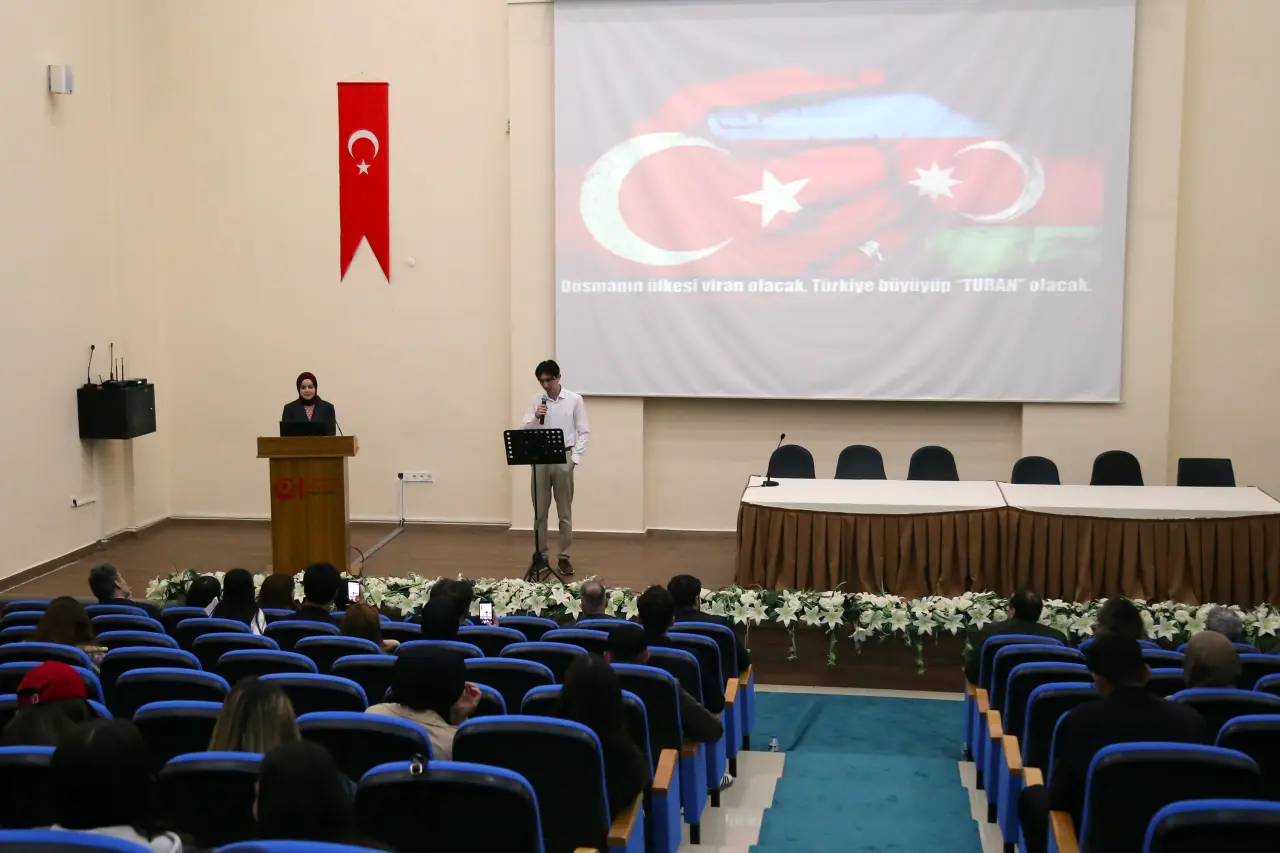 Gümüşhane Üniversitesi’nde ‘Düşünceden Şiire Yolculuk’ Programı Düzenlendi 7