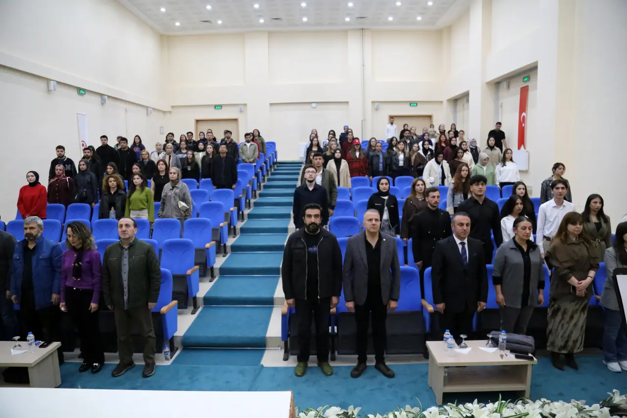 Gümüşhane Üniversitesi’nde ‘Düşünceden Şiire Yolculuk’ Programı Düzenlendi 2