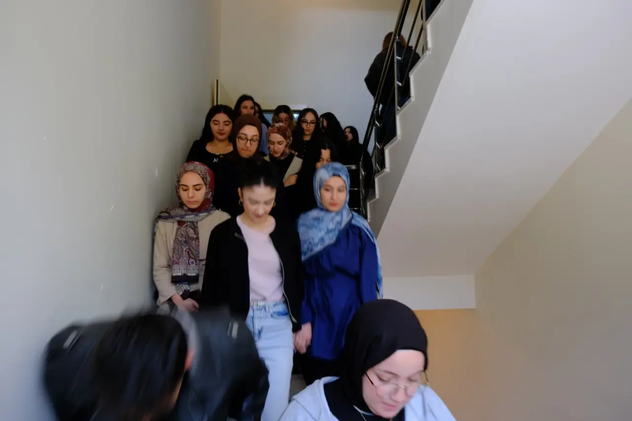 Gümüşhane Üniversitesinde Geniş Katılımlı Acil Durum Tahliye Tatbikatı Gerçekleştirildi 6