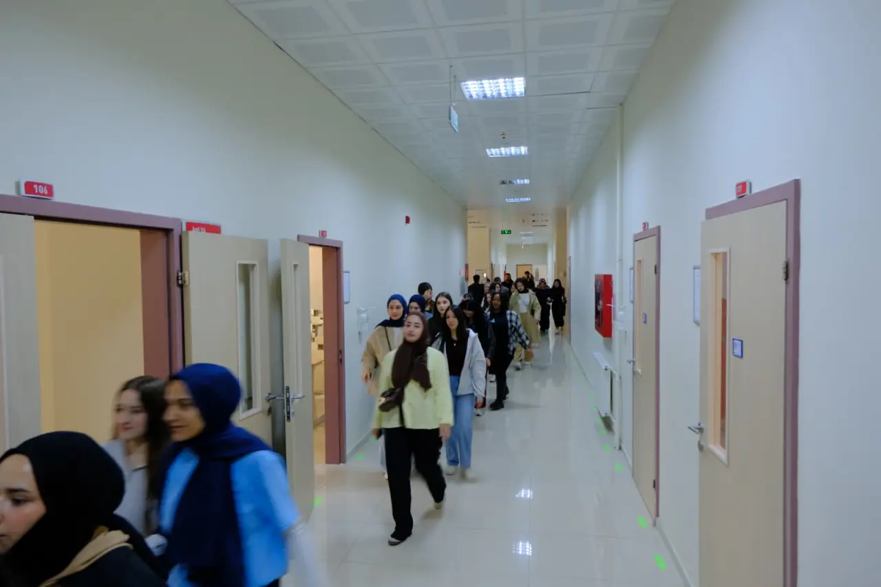 Gümüşhane Üniversitesinde Geniş Katılımlı Acil Durum Tahliye Tatbikatı Gerçekleştirildi 5