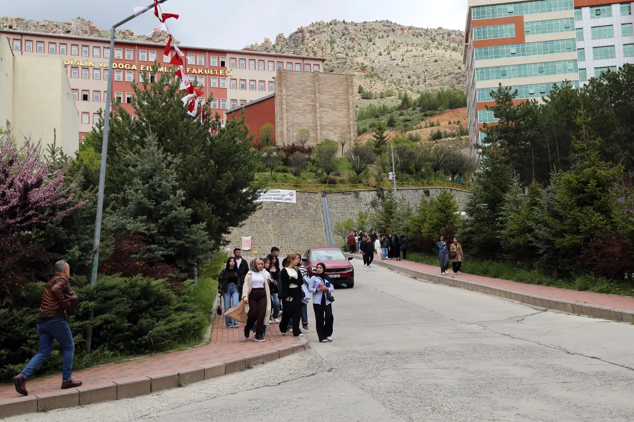 Gümüşhane Üniversitesinde Geniş Katılımlı Acil Durum Tahliye Tatbikatı Gerçekleştirildi 11
