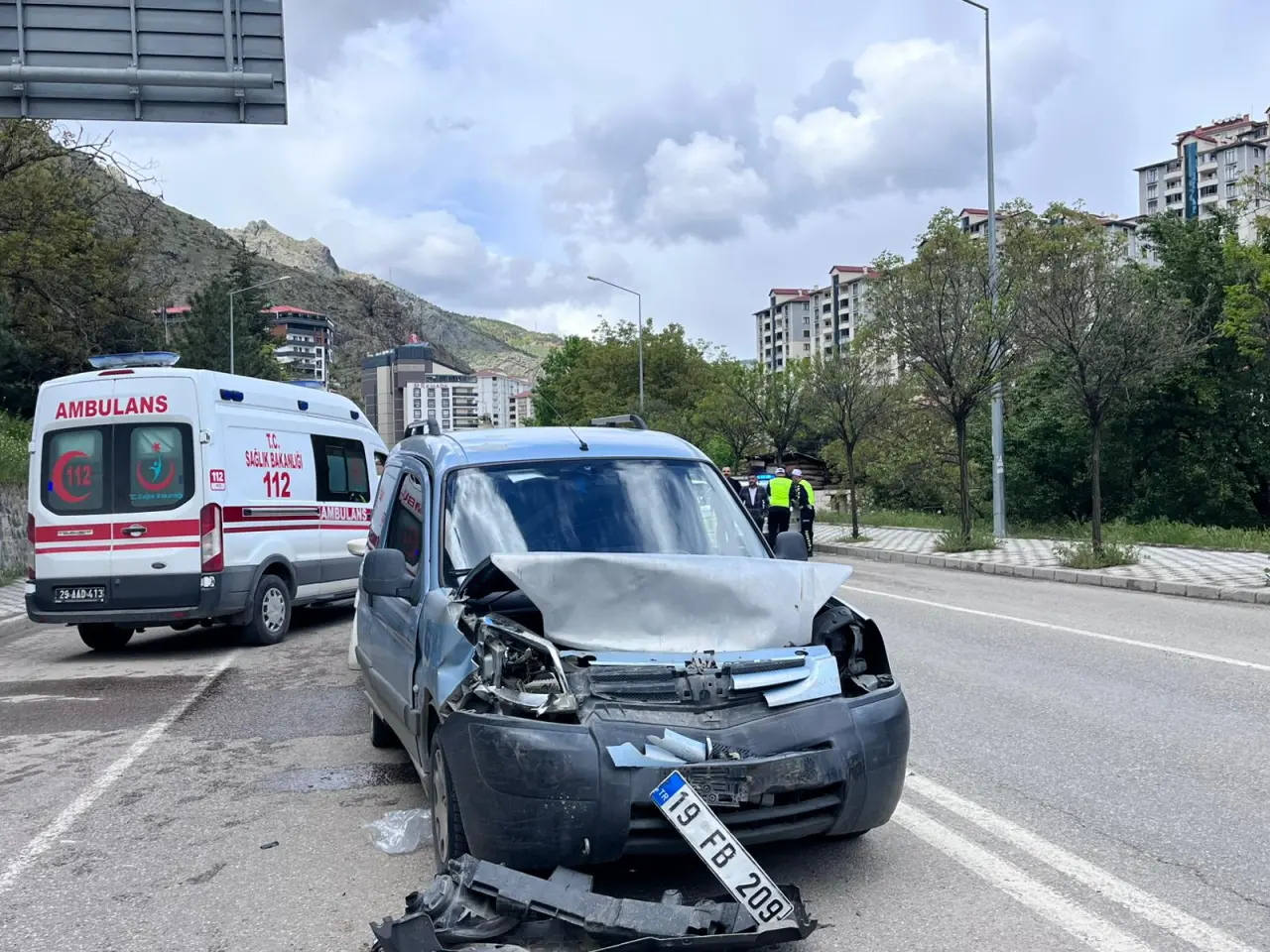 Gümüşhane'de 4 Aracın Karıştığı Zincirleme Trafik Kazasında 4 Kişi Yaralandı 1