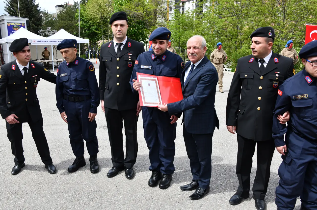 Gümüşhane’de 9 özel birey bir günlüğüne Mehmetçik oldu 43