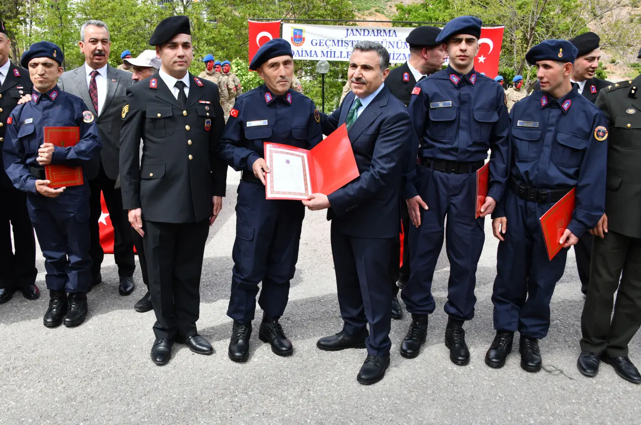 Gümüşhane’de 9 özel birey bir günlüğüne Mehmetçik oldu 1