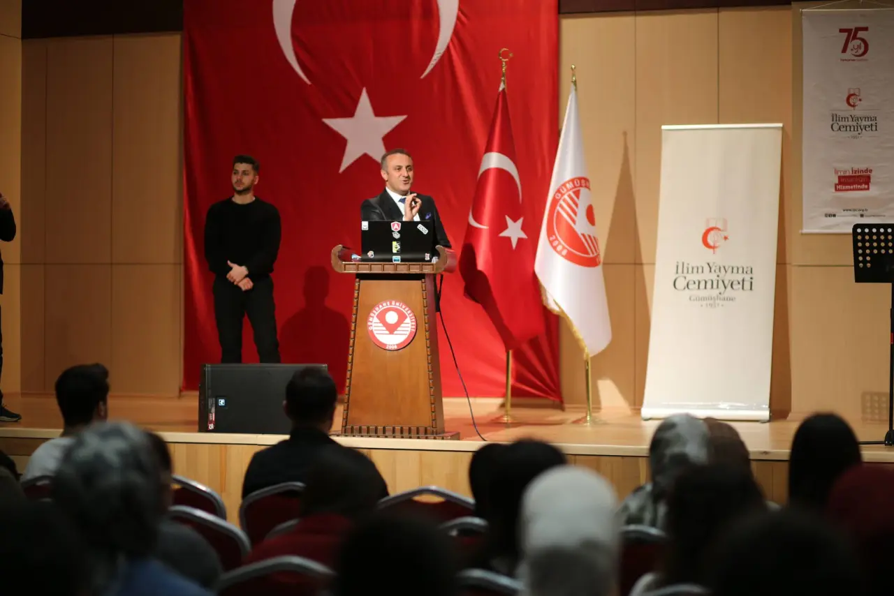 Gümüşhane’de "Bizim Sokağın Şiirleri" Yarışması: Genç Yetenekler Sahne Aldı 6