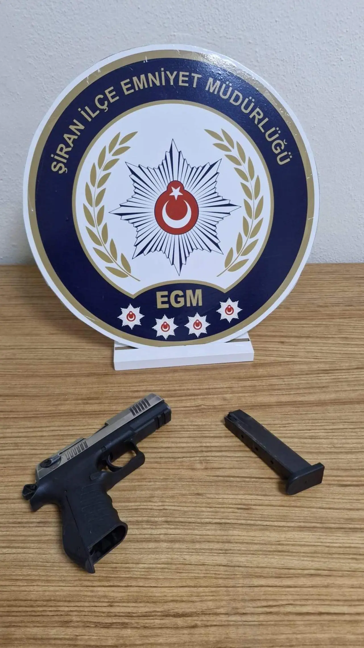 Gümüşhane’de "Change" Araç ve Binlerce Kaçak Malzeme Yakalandı! İşte Operasyonun Detayları 9