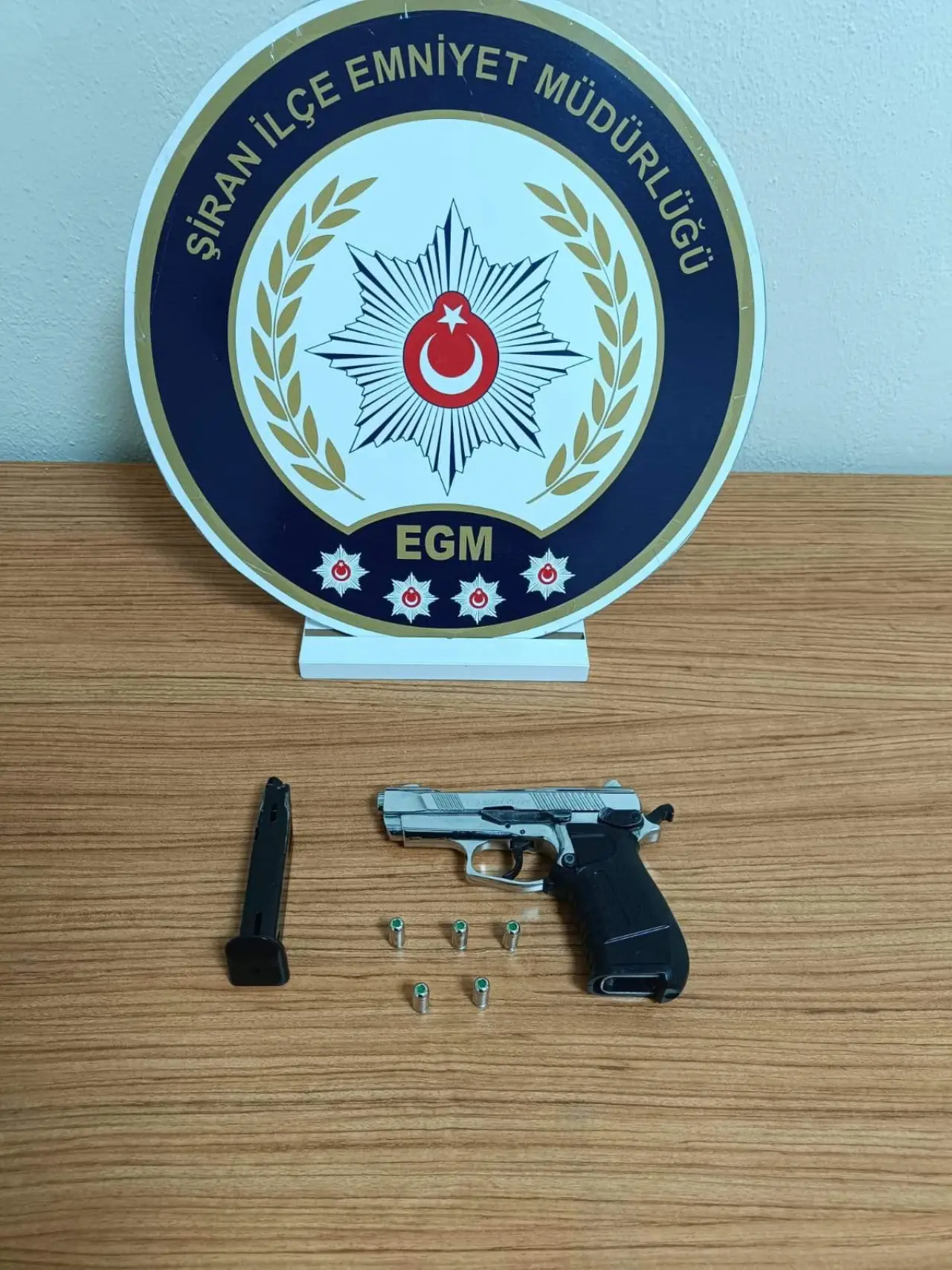 Gümüşhane’de "Change" Araç ve Binlerce Kaçak Malzeme Yakalandı! İşte Operasyonun Detayları 4