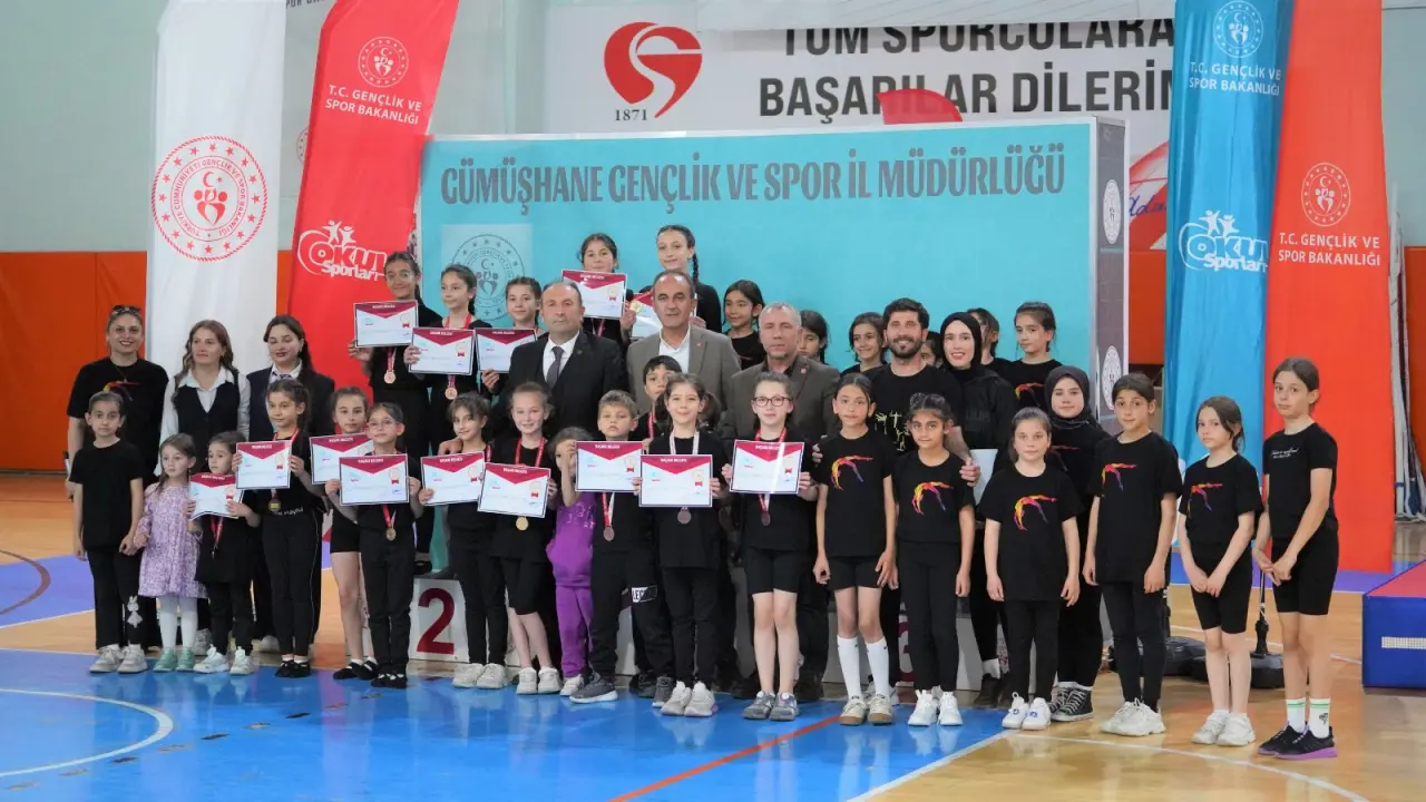 Gümüşhane'de ilk kez düzenlenen jimnastik turnuvasında madalya heyecanı 1