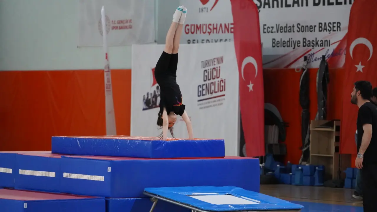 Gümüşhane'de ilk kez düzenlenen jimnastik turnuvasında madalya heyecanı 2