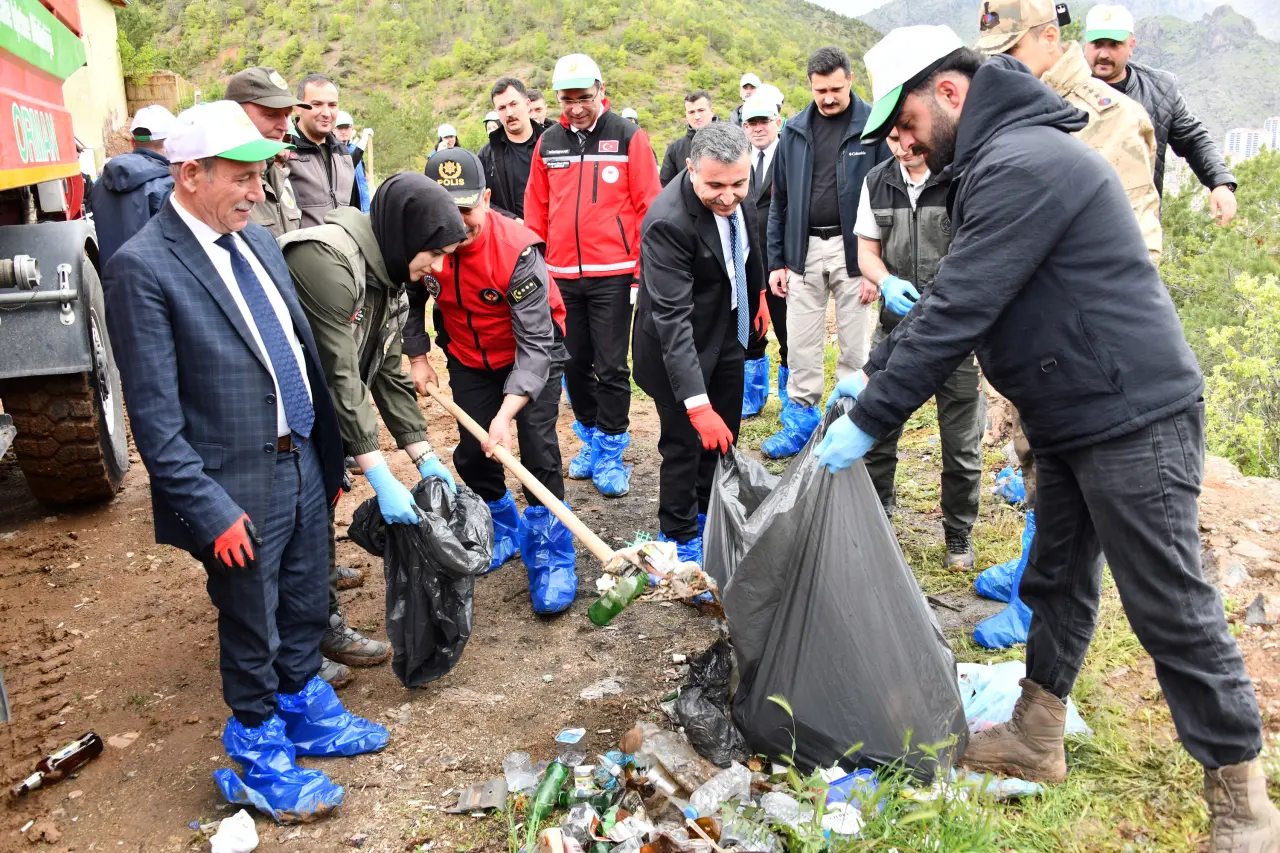 Gümüşhane'de "Orman Benim" Kampanyası: Vali Cevdet Atay Farkındalık Etkinliğine Katıldı 2