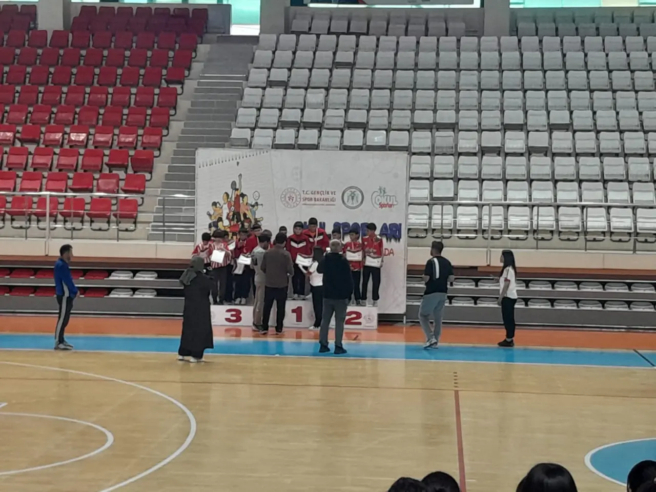 Gümüşhaneli Öğrenciler Floor Curling Bölge Yarışmalarında Şampiyon Oldu 6